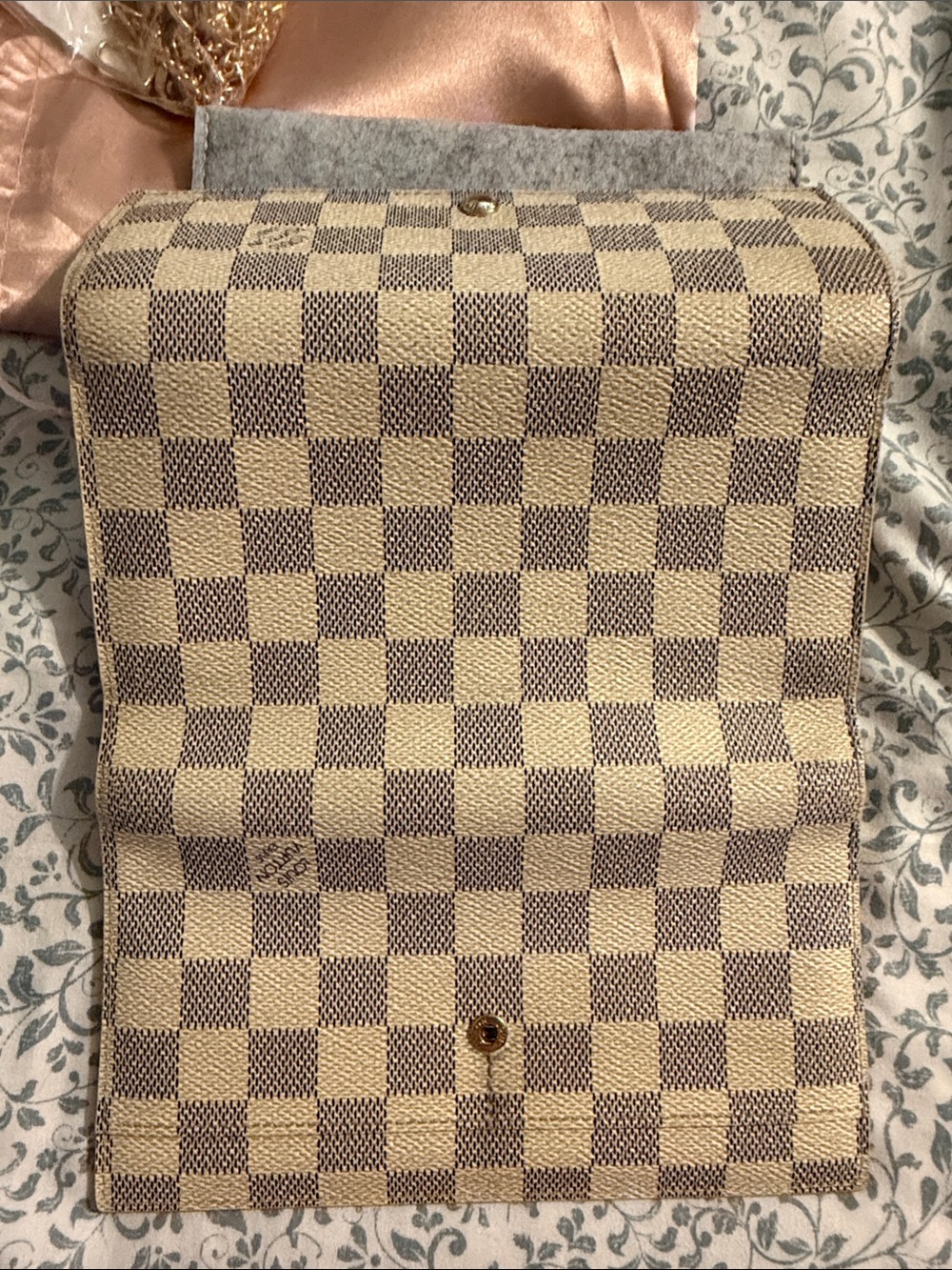 Louis Vuitton Damier Azur Sarah Wallet - Picture 9 of 9